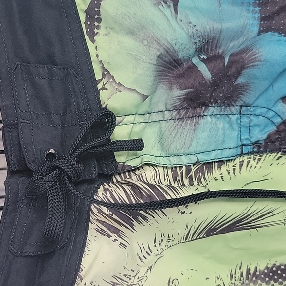 SPEEDO Blue and Green Floral Swim Trunks‎ XL/EG/TG - Picture 2 of 7